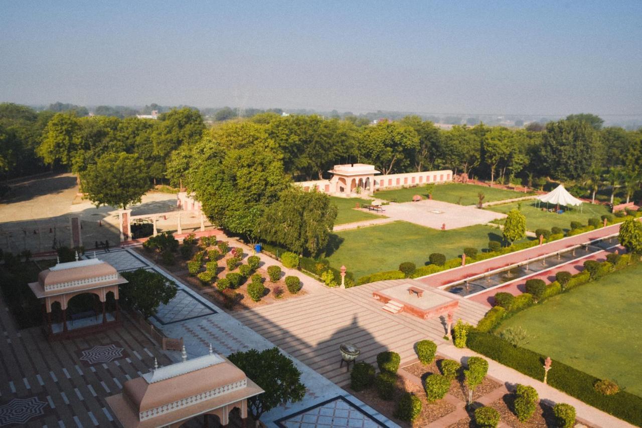 Umaid Palace - A Lakeside Heritage Palace Resort Near Jaipur Close To Bhangarh & Chand Baori Stepwell Abhaneri Dubbī 外观 照片