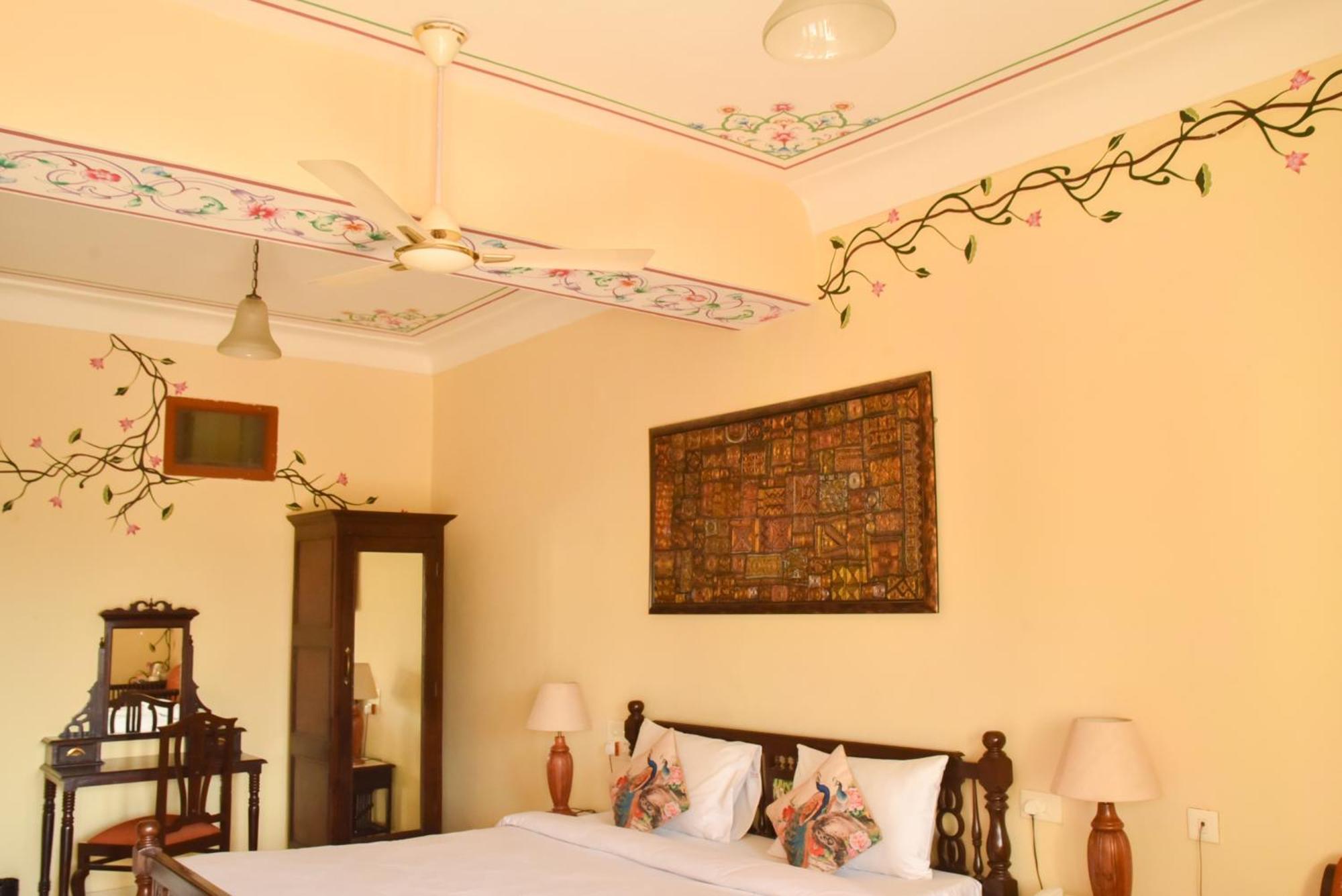Umaid Palace - A Lakeside Heritage Palace Resort Near Jaipur Close To Bhangarh & Chand Baori Stepwell Abhaneri Dubbī 客房 照片